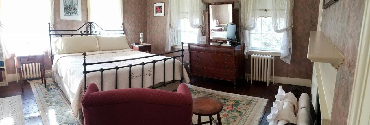 Northfield Centennial House Bed And Breakfast מראה חיצוני תמונה